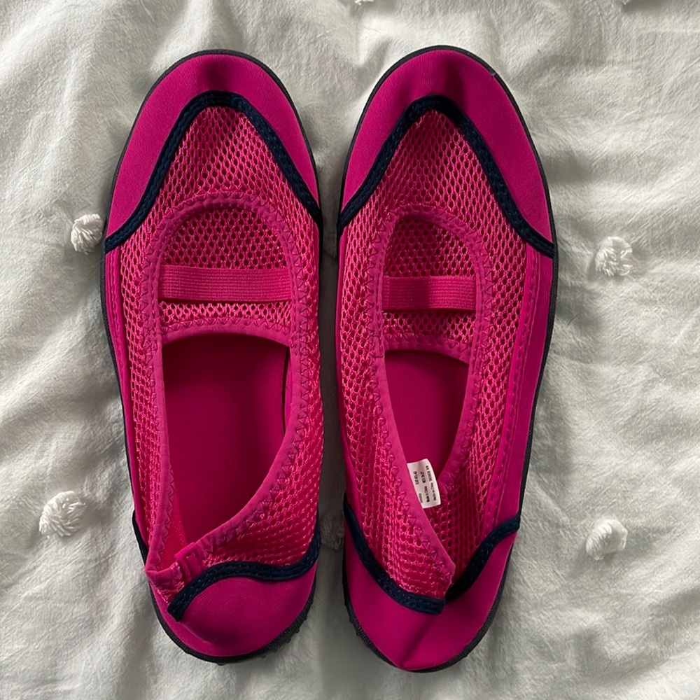 Gently used (worn once) Womens water shoes. Size 9/10